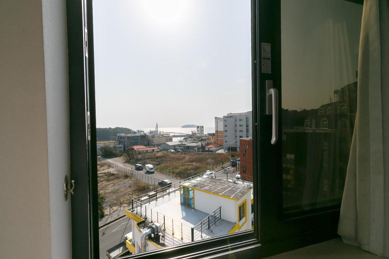 Bk Hotel Jeju Szogüpho Kültér fotó