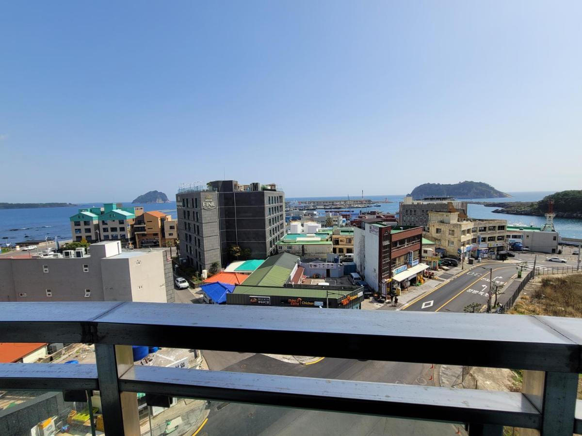 Bk Hotel Jeju Szogüpho Kültér fotó